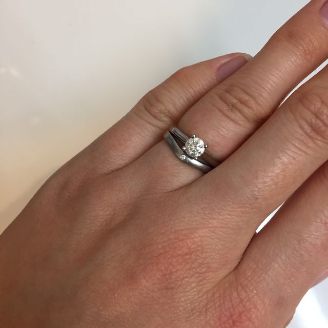 【カルティエ(Cartier)の口コミ】 存在感のある一粒石の結婚指輪と最初からイメージが決まっていました。
自…