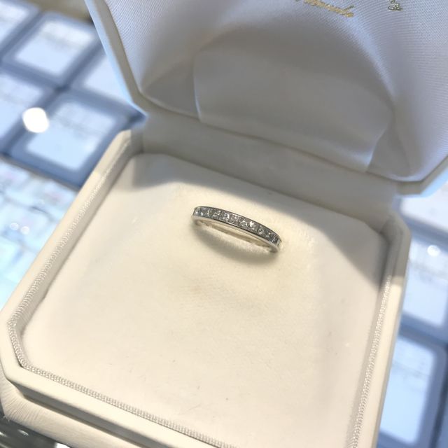 【WATANABE / 卸商社直営　渡辺の口コミ】 エンゲーリングのデザインが驚くほど程ある事にびっくりしました。ある程…