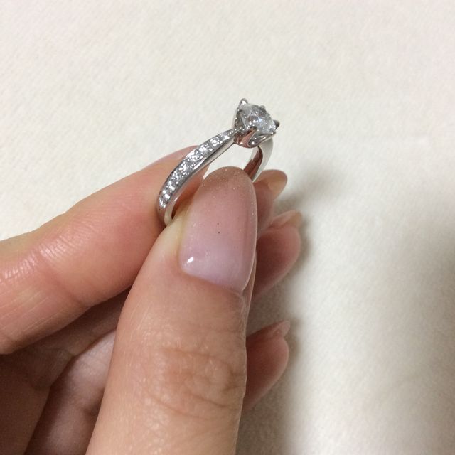 【GALA JEWELRY(ガラジュエリー)の口コミ】 1度足を運び、価格は魅力的であるものの洗練されたデザインの商品や台座デ…