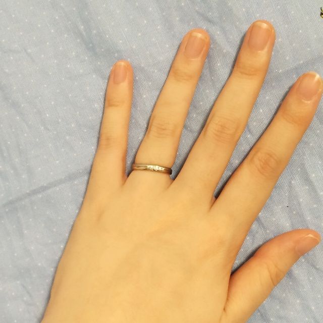 【ラザール ダイヤモンド(LAZARE DIAMOND)の口コミ】 夫が金属を身に着けると痒くなる体質であることと、普段指輪をしない人だ…