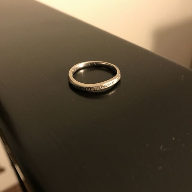 【アイプリモ(I-PRIMO)の口コミ】 流線型のダイヤのラインが指を細く見せてくれる感じが気に入りました。価…