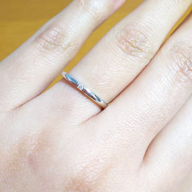 【4℃ BRIDAL(ヨンドシーブライダル)の口コミ】 シンプルなのを探していました。旦那は特にこだわりがなかったので、私の…