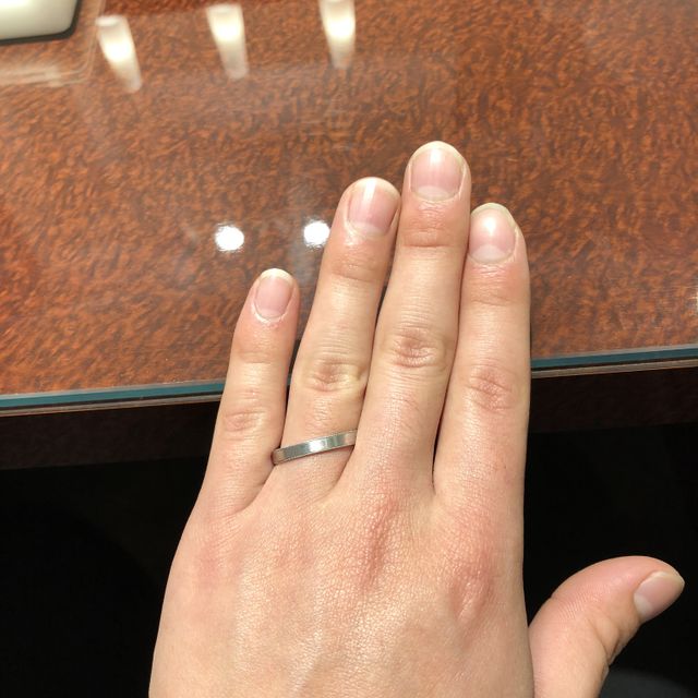 【JEWELRY  KAMATA(ジュエリーかまた)の口コミ】 シンプルなデザインで、男性にとっては気にいるデザインだとおもいます。…