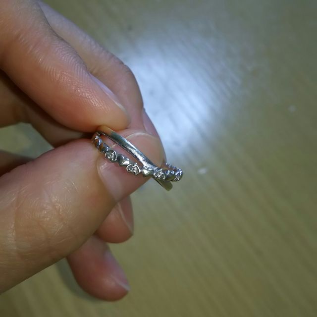 【サマンサティアラブライダル(Samantha Tiara Bridal)の口コミ】 値段が手頃な物を探していて、婚約指輪をもらった同じ店で選んでいたら予…