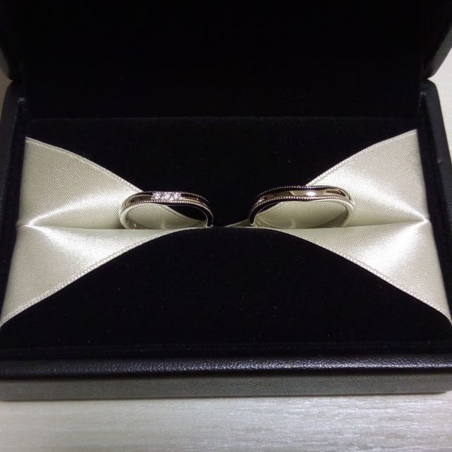 【エクセルコダイヤモンド(EXELCO DIAMOND)の口コミ】 V字かウェーブでいくつか試着させてもらい、はじめに考えたいたシンプルな…