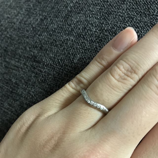 【ティファニー(Tiffany & Co.)の口コミ】 婚約指輪をティファニーで購入したので、結婚指輪も出来ればティファニー…