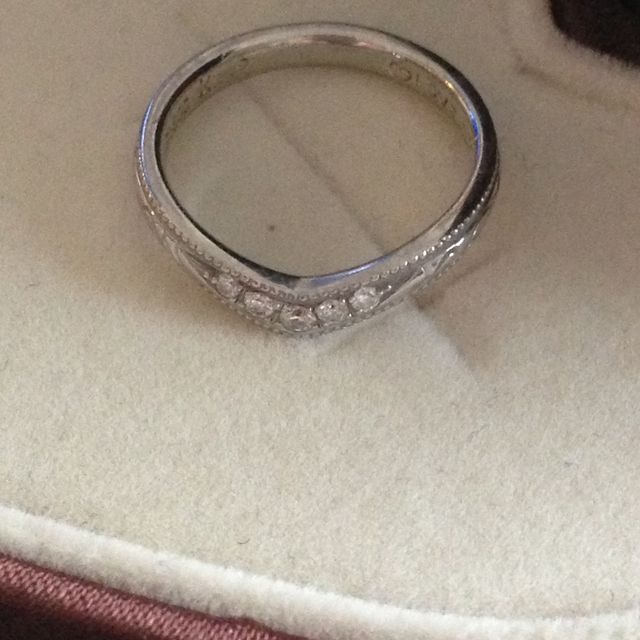 【ケイウノ ブライダル(K.UNO BRIDAL)の口コミ】 指輪のデザイナーさんが、私たちの希望を聞きながら、モチーフをどうする…