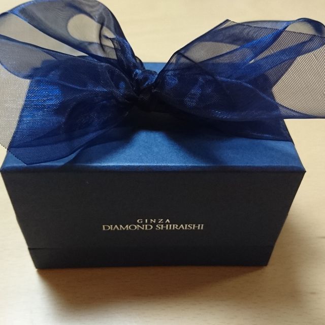 【銀座ダイヤモンドシライシの口コミ】 気に入ったデザインでした。ダイヤモンドが埋め込めになっていて、指で触…