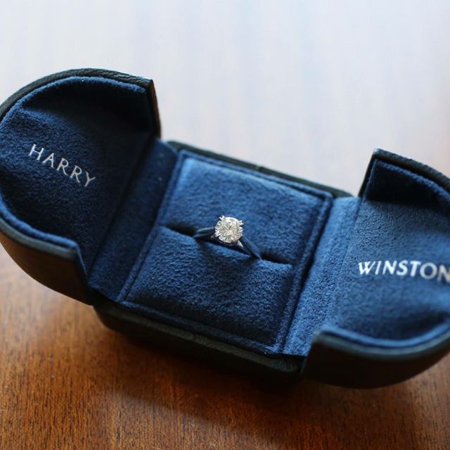 【ハリー・ウィンストン(Harry Winston)の口コミ】 婚約指輪を選び始めた当初から、シンプルで王道なデザインのソリティアに…