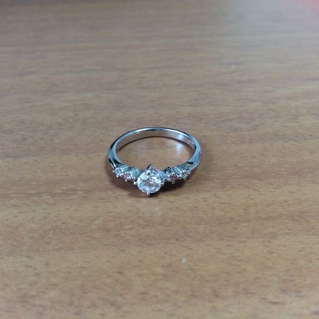 【アイプリモ(I-PRIMO)の口コミ】 私は手が小さく、指が細くて太めのリングは似合わないので、なるべく細め…