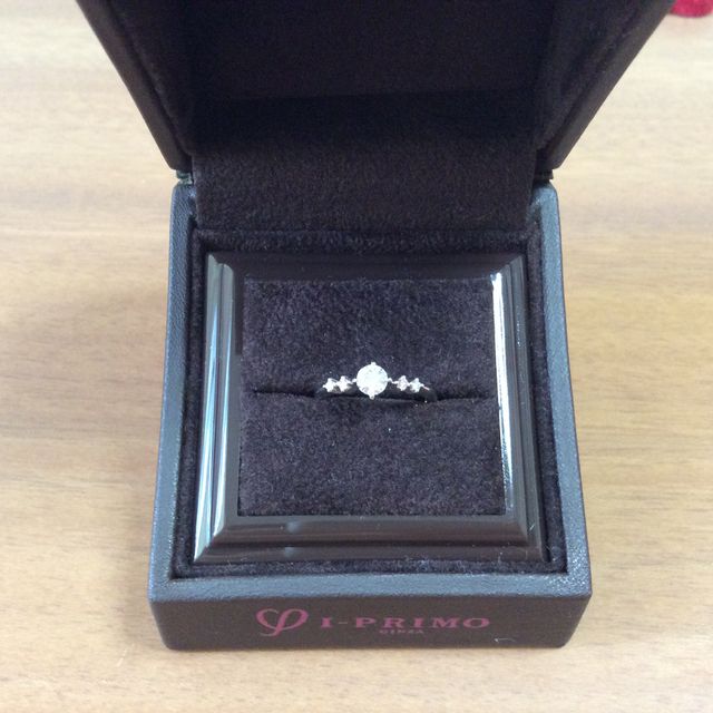 【アイプリモ(I-PRIMO)の口コミ】 私は手が小さく、指が細くて太めのリングは似合わないので、なるべく細め…