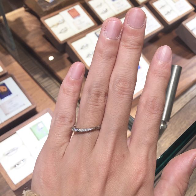 【PORTADA(ポルターダ)の口コミ】 海の近くで育った為、これからもずっと海を感じていたいと思い、試着させ…