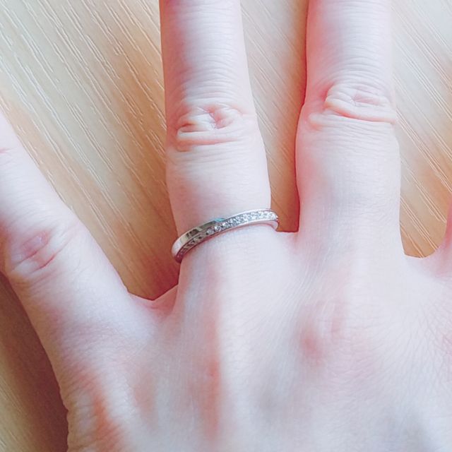 【アイプリモ(I-PRIMO)の口コミ】 ダイヤモンドの面を上向き、下向きと、気分や状況に応じて嵌め変える事が…