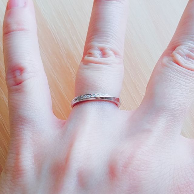 【アイプリモ(I-PRIMO)の口コミ】 ダイヤモンドの面を上向き、下向きと、気分や状況に応じて嵌め変える事が…