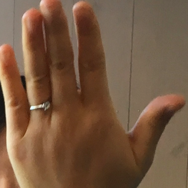 【カルティエ(Cartier)の口コミ】 形・値段・店の対応全ての総合評価です。ティファニーと迷っており、ティ…