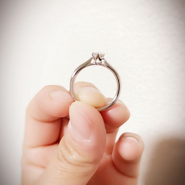 【銀座ダイヤモンドシライシの口コミ】 彼がダイヤモンドの質にこだわって選んでくれました。カットが素敵です。…