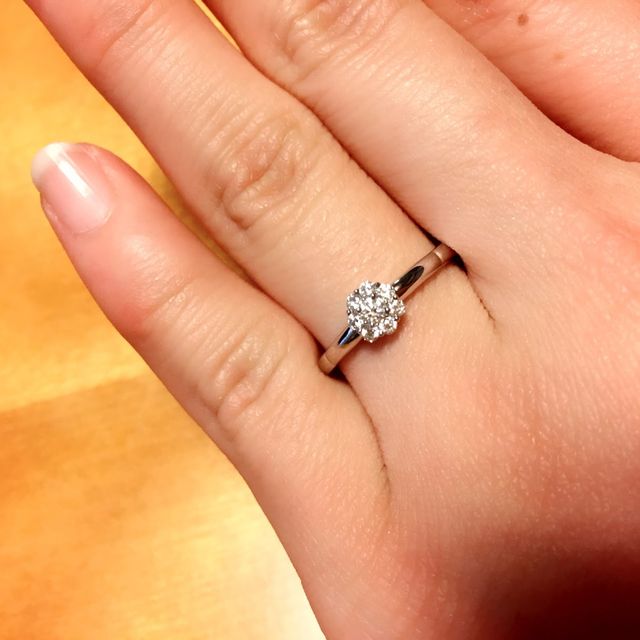 【サマンサシルヴァブライダルの口コミ】 結婚指輪は一生着ける物なので、歳をとっても不自然でないようにシンプル…