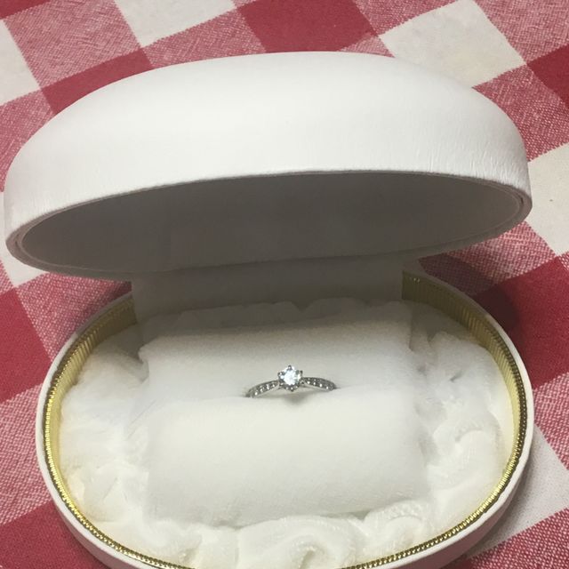 【カオキ　ダイヤモンド専門卸直営店の口コミ】 ダイヤモンドの品質、デザイン、価格、すべてに大満足しています。
もとも…