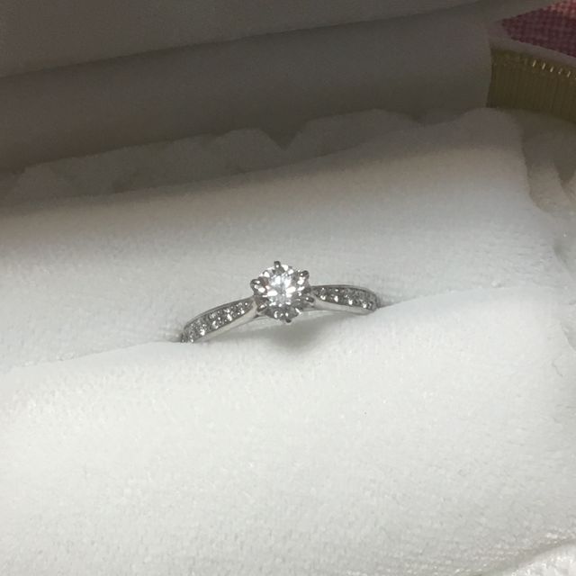 【カオキ　ダイヤモンド専門卸直営店の口コミ】 ダイヤモンドの品質、デザイン、価格、すべてに大満足しています。
もとも…