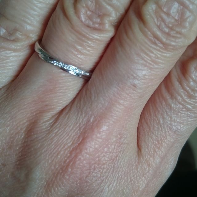 【銀座ダイヤモンドシライシの口コミ】 色々  出して頂いたものを試着して二人が納得いくものに決めました。
お茶…