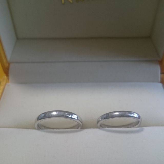 【ケイウノ ブライダル(K.UNO BRIDAL)の口コミ】 シンプルなものか、ミル打ちのデザインが入っているものか迷いました。お…