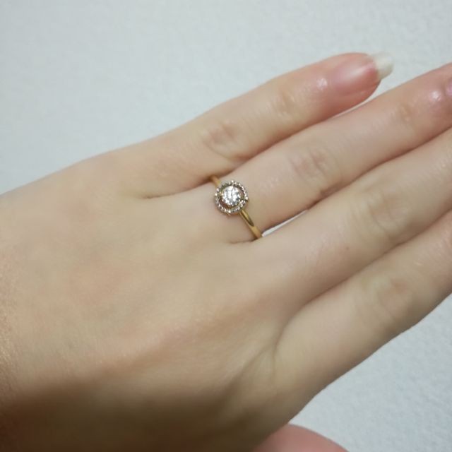 【Foulason(フレゾン)の口コミ】 婚約指輪でサプライズだったため、私自身の決めてではありませんが、
パー…