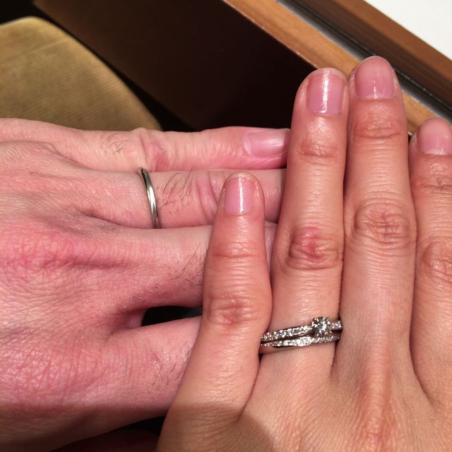【銀座ダイヤモンドシライシの口コミ】 エタニティリングが好きですが少しギラギラとし過ぎると思ったため、少し…