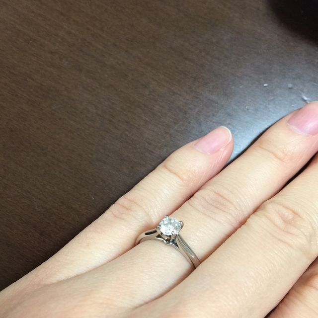 【カルティエ(Cartier)の口コミ】 シンプルな立て爪型のダイヤのリングを探していたので、イメージ通りだっ…