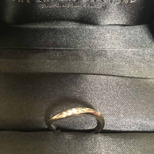 【ラザール ダイヤモンド(LAZARE DIAMOND)の口コミ】 ウェーブのあるデザインを探しておりなかなか他ブランドにはなかったため…