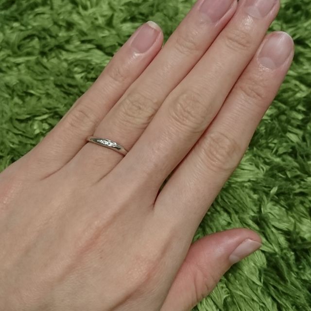 【銀座ダイヤモンドシライシの口コミ】 毎日つける事を考えてあまり違和感を感じないデザインにしたかったので、…