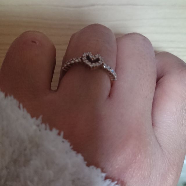 【ジュエリーツツミ(JEWELRY TSUTSUMI)の口コミ】 ダイヤモンドがいっぱいの所とハートの形、ピンクゴールドがとても可愛ら…