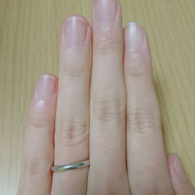 【カルティエ(Cartier)の口コミ】 シンプルなデザインの指輪が欲しいと思い、探していました。

似たような…