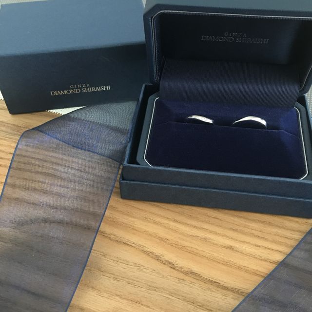 【銀座ダイヤモンドシライシの口コミ】 正直、デザインは他ブランド店にも似通った商品が多々あり、比較しすぎて…