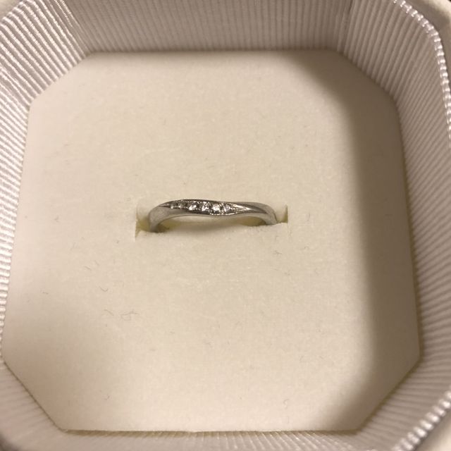 【4℃ BRIDAL(ヨンドシーブライダル)の口コミ】 婚約指輪が4℃だったので結婚指輪も同じブランドで揃えたかったからです！…