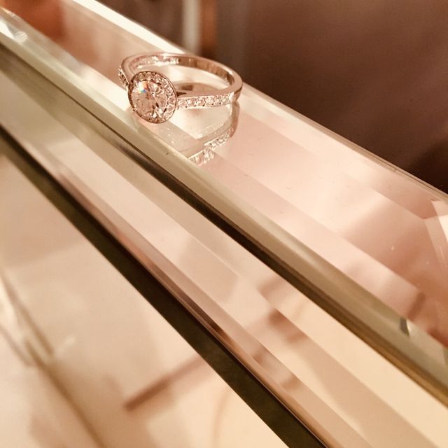 【ティファニー(Tiffany & Co.)の口コミ】 オードリーヘップバーンに憧れていて、指輪はティファニーで購入したいと…