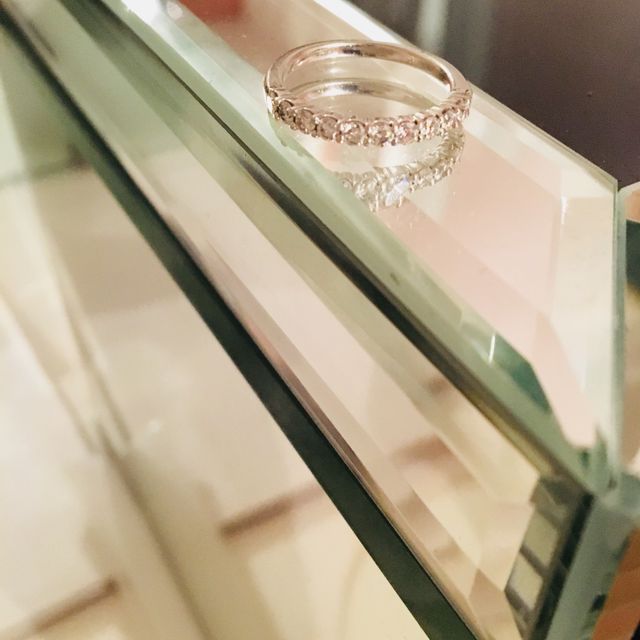 【バーニーズニューヨーク(BARNEYS NEW YORK)の口コミ】 婚約指輪に合うデザインの結婚指輪を探していました。何件か見ましたが、…