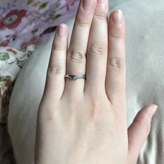 【アイプリモ(I-PRIMO)の口コミ】 まず、デザインが私の中でとても気に入りました。
ダイヤが大きく一つより…