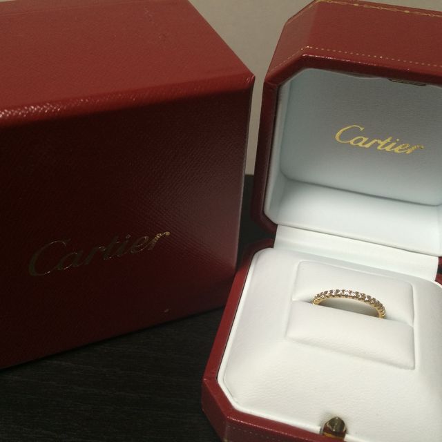 【カルティエ(Cartier)の口コミ】 もともと、婚約指輪や結婚指輪はCartierで揃えたい、という憧れがあったた…