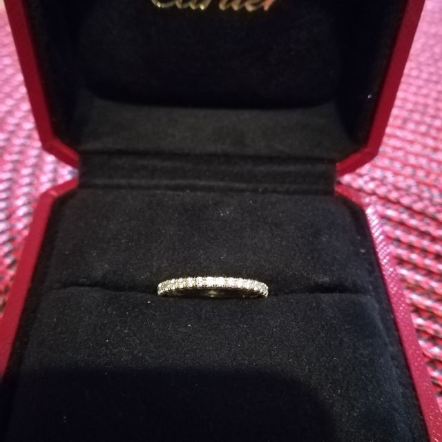 【カルティエ(Cartier)の口コミ】 立て爪デザインにも憧れはありましたが、普段使いもできるカジュアルなデ…