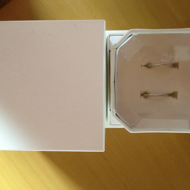 【4℃ BRIDAL(ヨンドシーブライダル)の口コミ】 夫婦ともにシンプルなデザインを好む傾向にあったので、これに即決しまし…