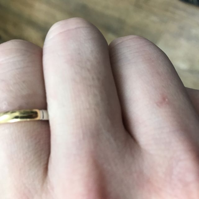 【4℃ BRIDAL(ヨンドシーブライダル)の口コミ】 イエローゴールドのデザイン性と指輪をはめた際のピッタリ感が良かったの…