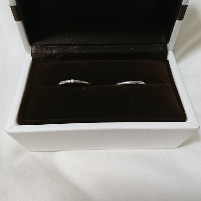 【アイプリモ(I-PRIMO)の口コミ】 最初はTHE・結婚指輪なシンプルな物を探していたのですが、見てるうちにダ…