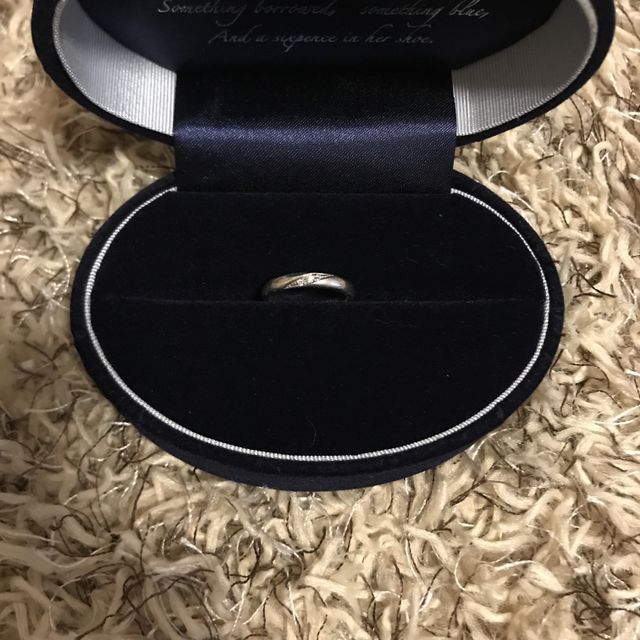 【Something Blue(サムシングブルー)の口コミ】 シンプルなのはもちろんですがシンプルすぎないものを選びました♪その理由…