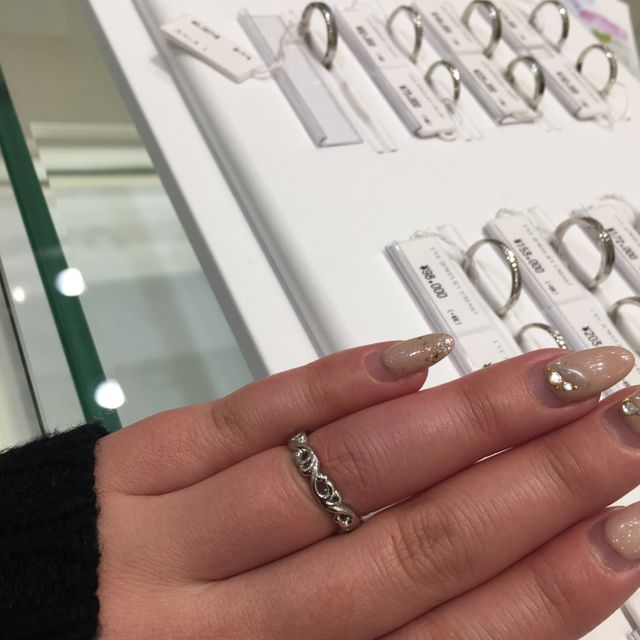 【EYE JEWELRY UMAKI(アイジュエリー ウマキ)の口コミ】 オリジナルのデザインばかりで
個性的な指輪を探していたので
自分の好み…
