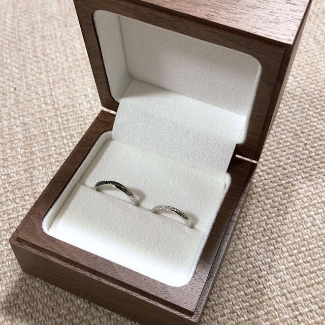 【Ponte Vecchio(ポンテヴェキオ)の口コミ】 私よりも夫の方がこだわりが強く、石無しはシンプル過ぎる！でも派手だと…