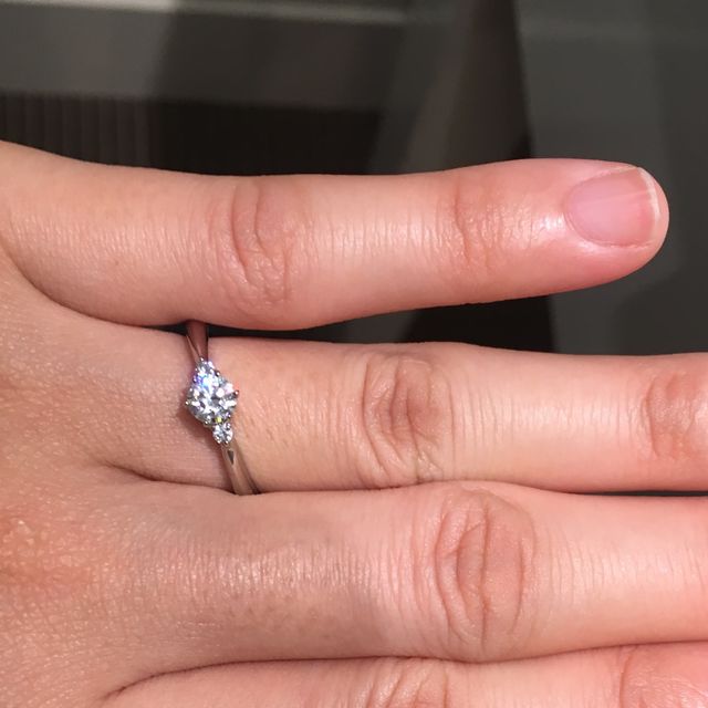 【ラザール ダイヤモンド(LAZARE DIAMOND)の口コミ】 私は8店のお店を回りましたが、ダイヤモンドの輝きがダントツでキレイでし…