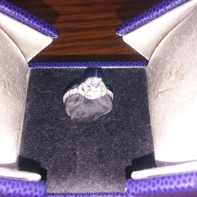 【ショーメ(CHAUMET)の口コミ】 はじめは中心のダイヤとその脇にダイヤが並ぶシンプルなデザインを購入し…