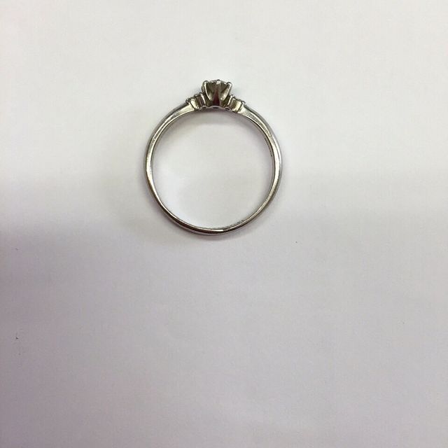 【ジュエリーツツミ(JEWELRY TSUTSUMI)の口コミ】 デザインは簡単だけど、最大程ダイヤモンドの光を表現します。ダイヤモン…