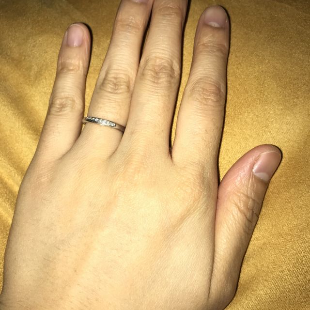 【4℃ BRIDAL(ヨンドシーブライダル)の口コミ】 婚約指輪は購入してないため、私の指輪はダイヤモンドが装飾されているも…