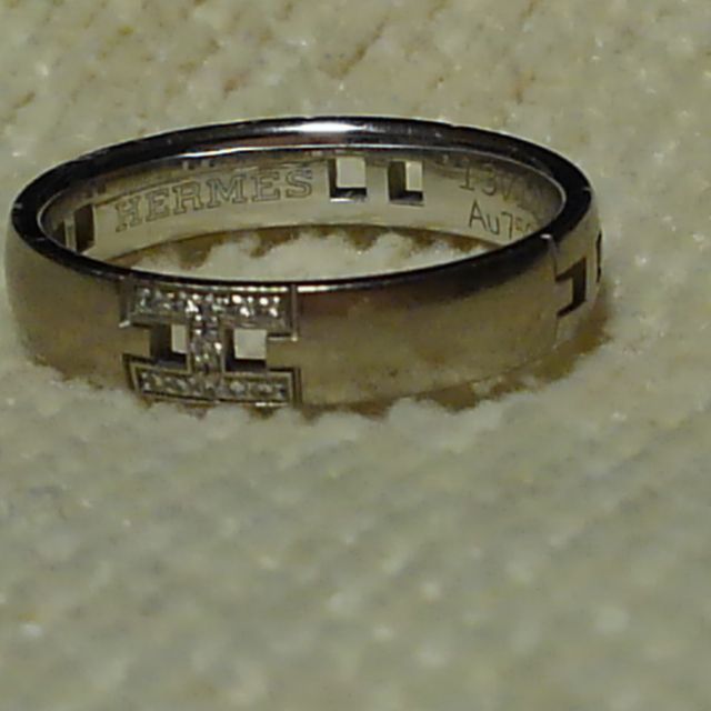 【エルメス(HERMES)の口コミ】 細くて華奢なデザインが好きなのですが、指が短めのせいか似合わなくて色…